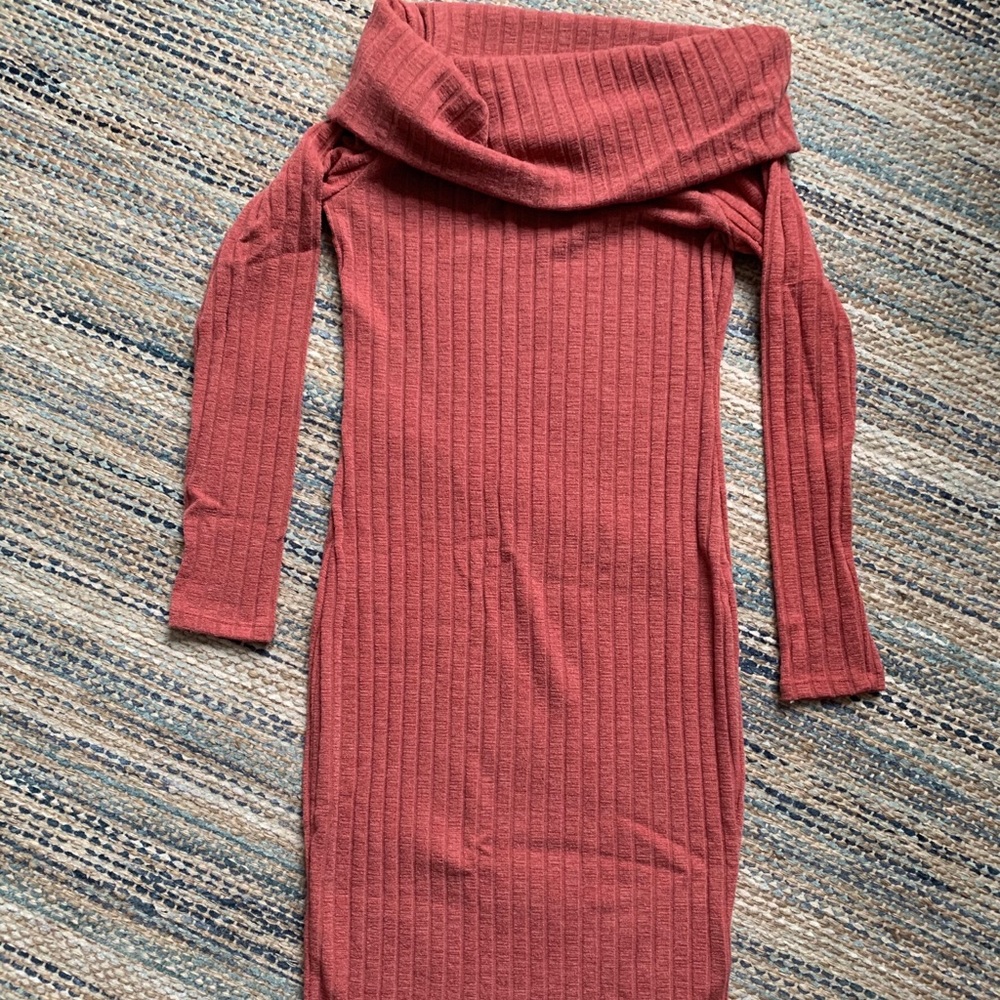 MIDI LENGTH SWEATER DRESS